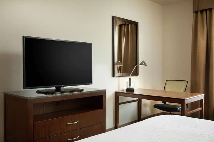 Room 27 of 120