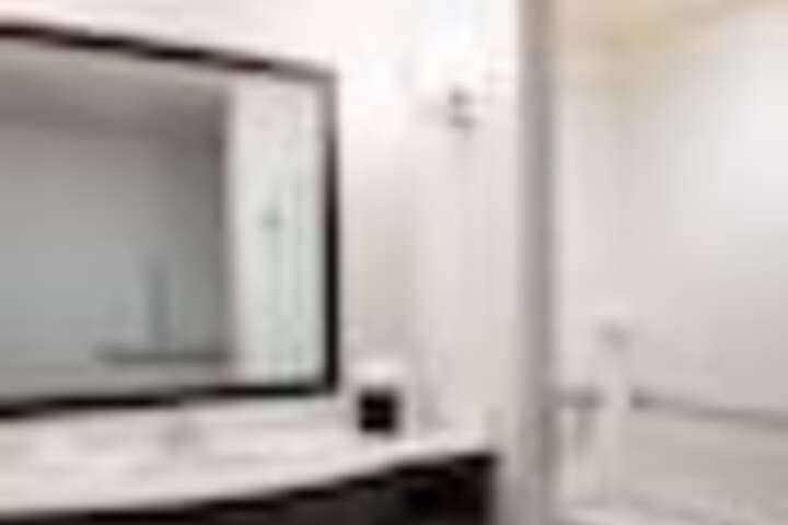 Room 83 of 120